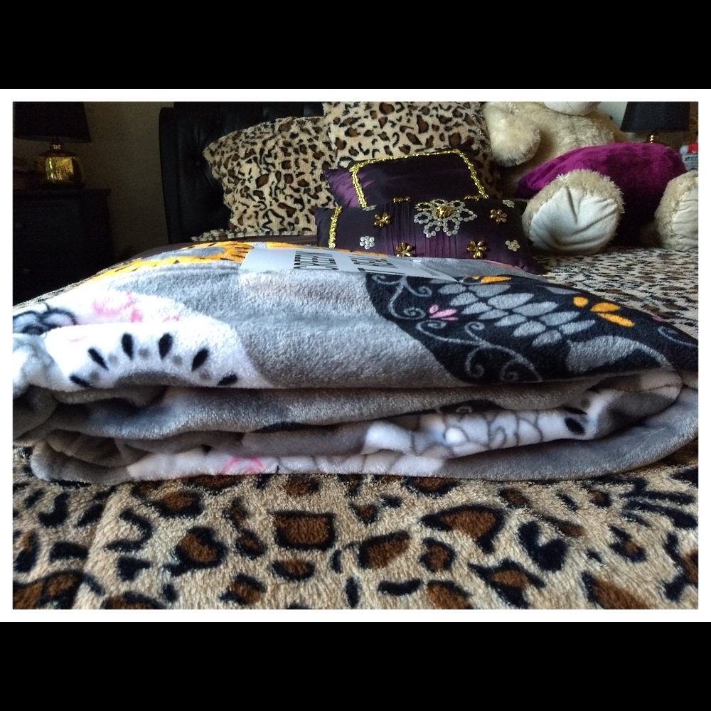 π©LAST ONE Luxe Plush Throw Sugar Skulls Blanket - Picture 3 of 4